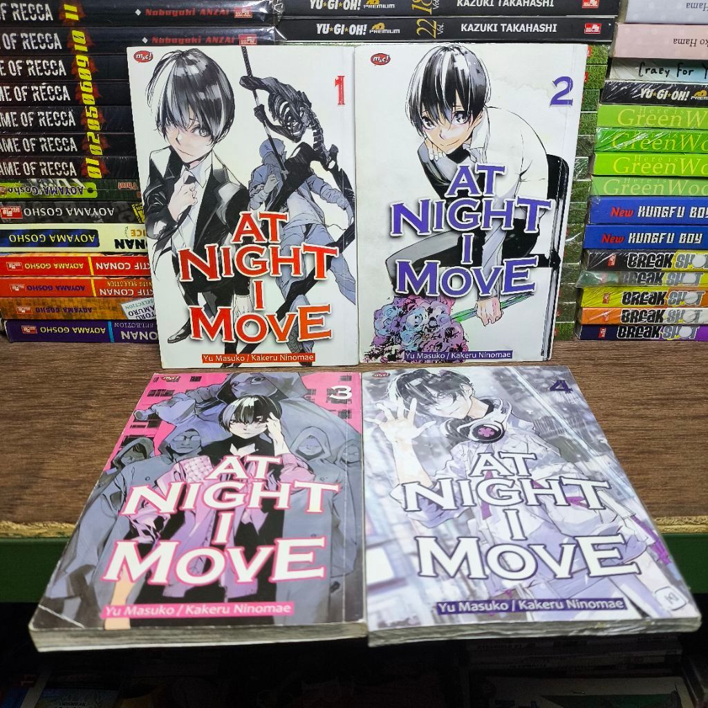 Set Komik At Night I move volume 1-4