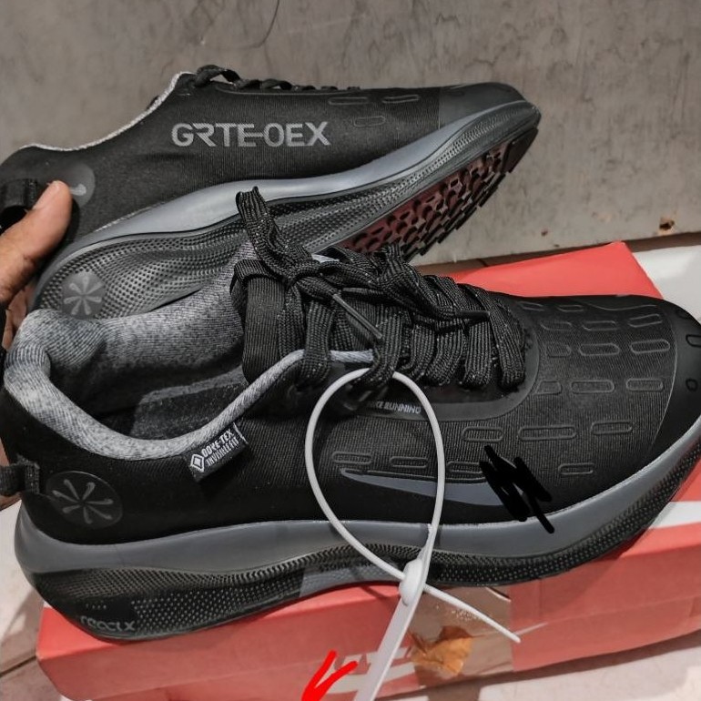 Sepatu Running NK