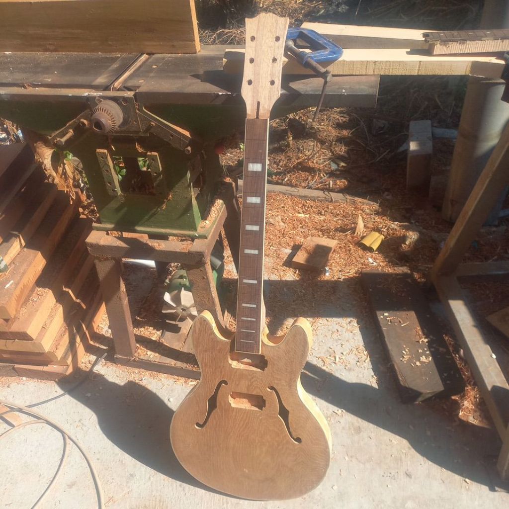 Gitar Hollow Body Gibson Scale Lenght 24.75 R 12 Inch Inlay Abalon Tanem
