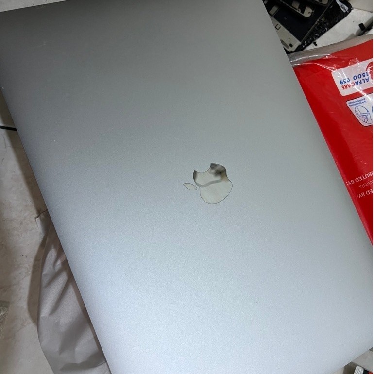 Laptop Apple MacBook pro 16/512gb fulsetsilver