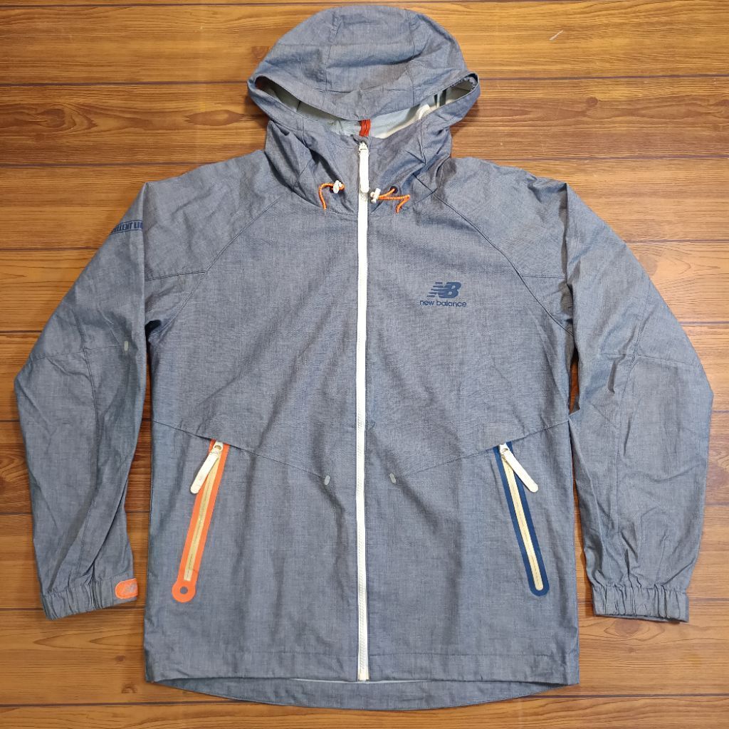 Jaket Outdoor New Balance NB Second Original Abu size M-L