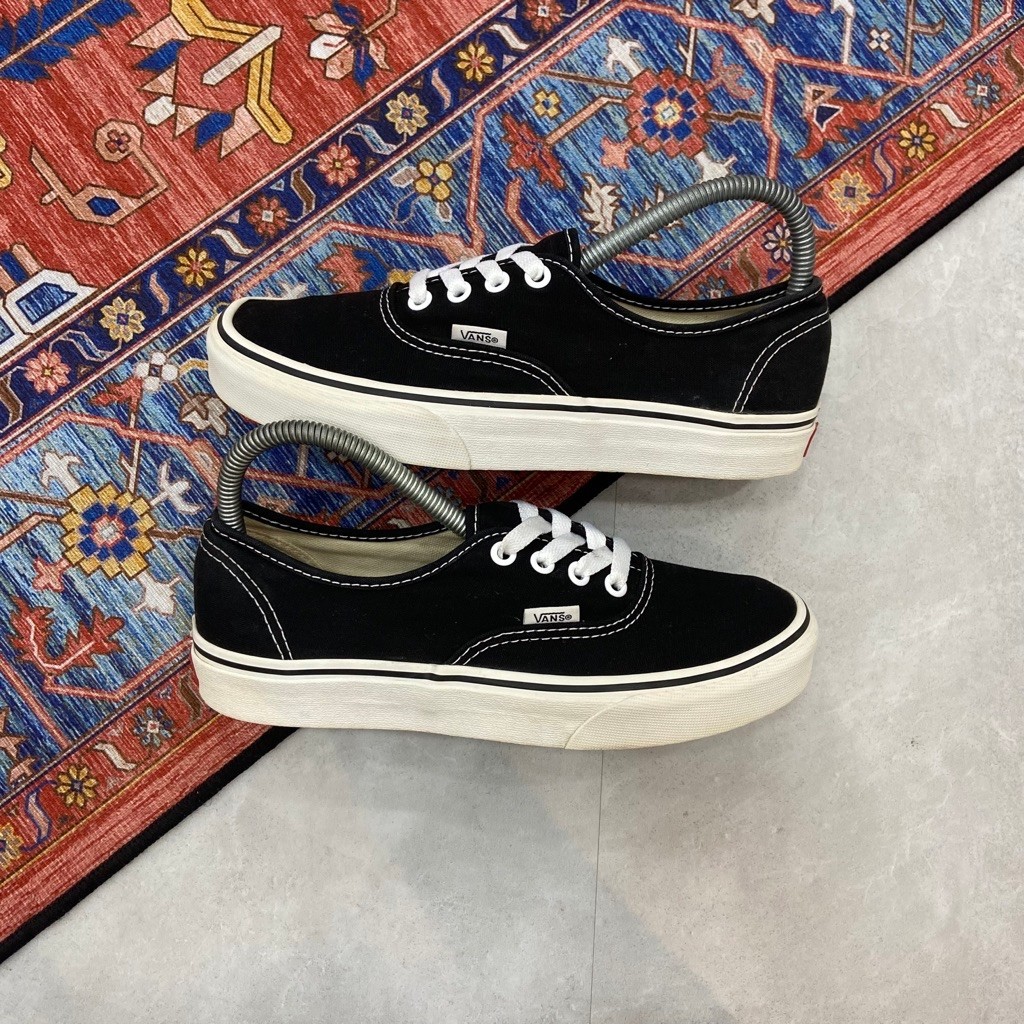 [Size 38] Vans Authentic Classic Black White Second Original