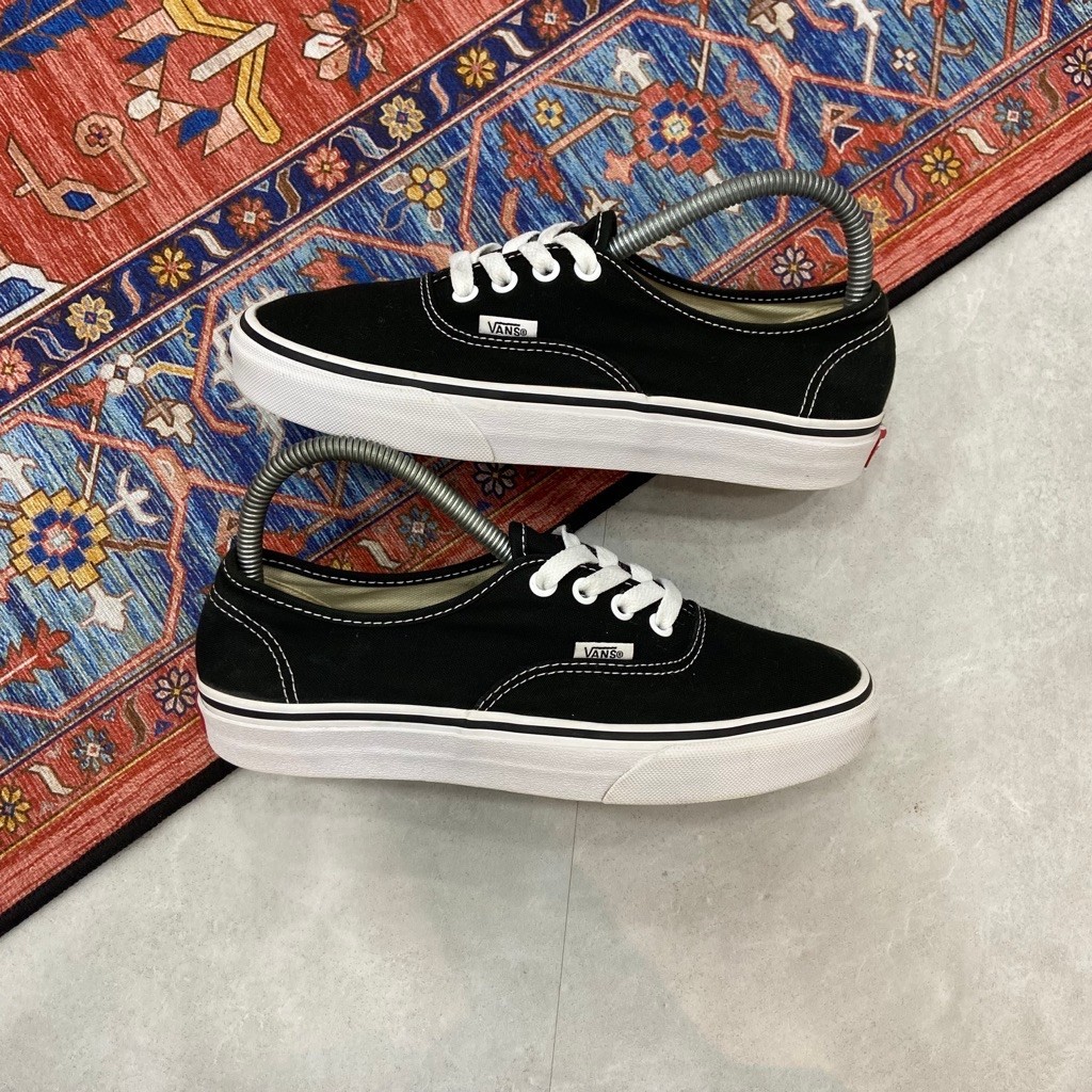 [Size 38] Vans Authentic Classic Black White Second Original