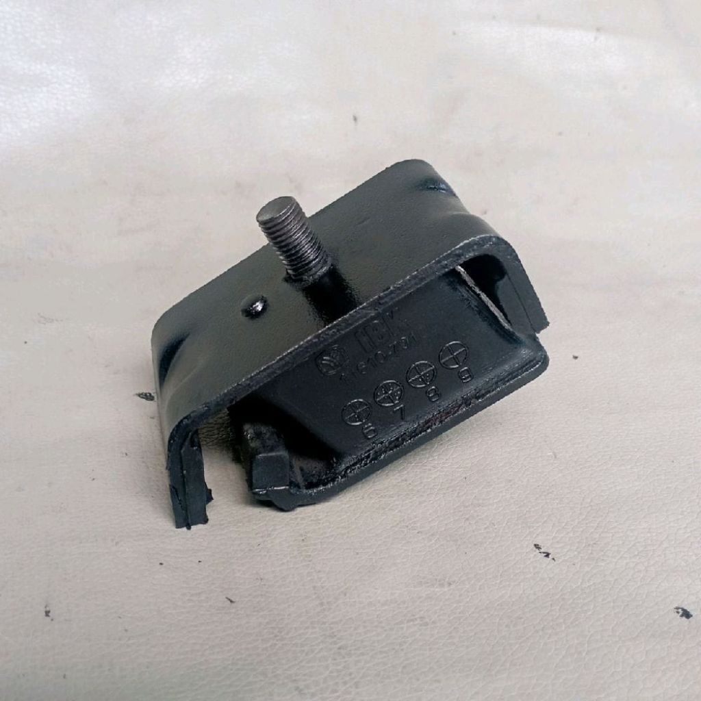 Engine Mounting Suzuki Futura 1.3 KANAN Copotan Merk IBK