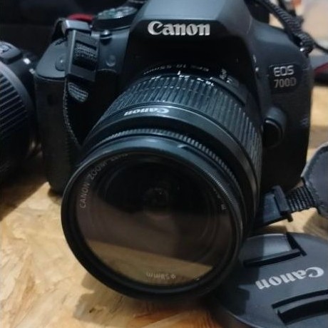 Kamera dslr CANON eos700D dan lensa es-f bekas pakai second