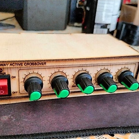 Crossover 2 way mini dengan 5 Knob Pengaturan