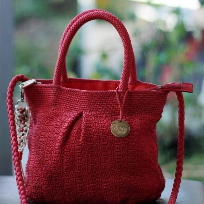 tas dowa rajut tipe ova preloved bekas seken second pl