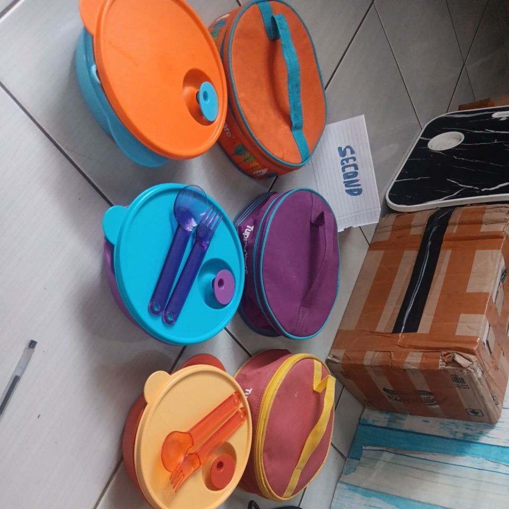 set bekal cwl tupperware