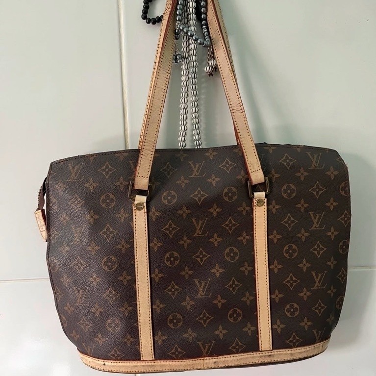 Preloved Shoulder Bag LV