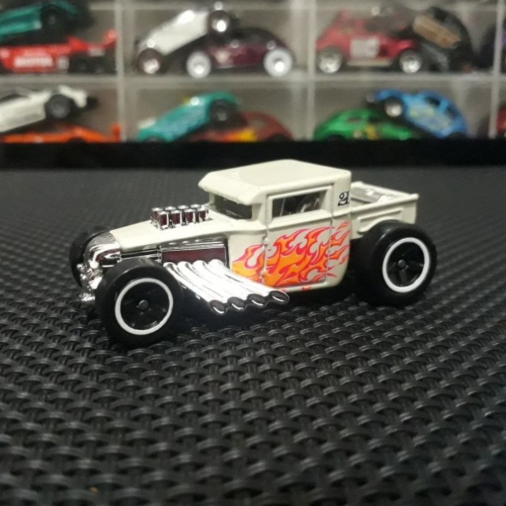Hot Wheels Bone Shaker Giftpack Loose