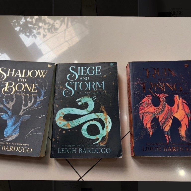 Shadow and Bone Trilogy Set (Preloved Novel Bahasa Indonesia)