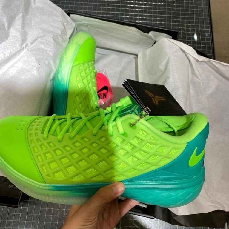 nike Kobe 3 low grinch