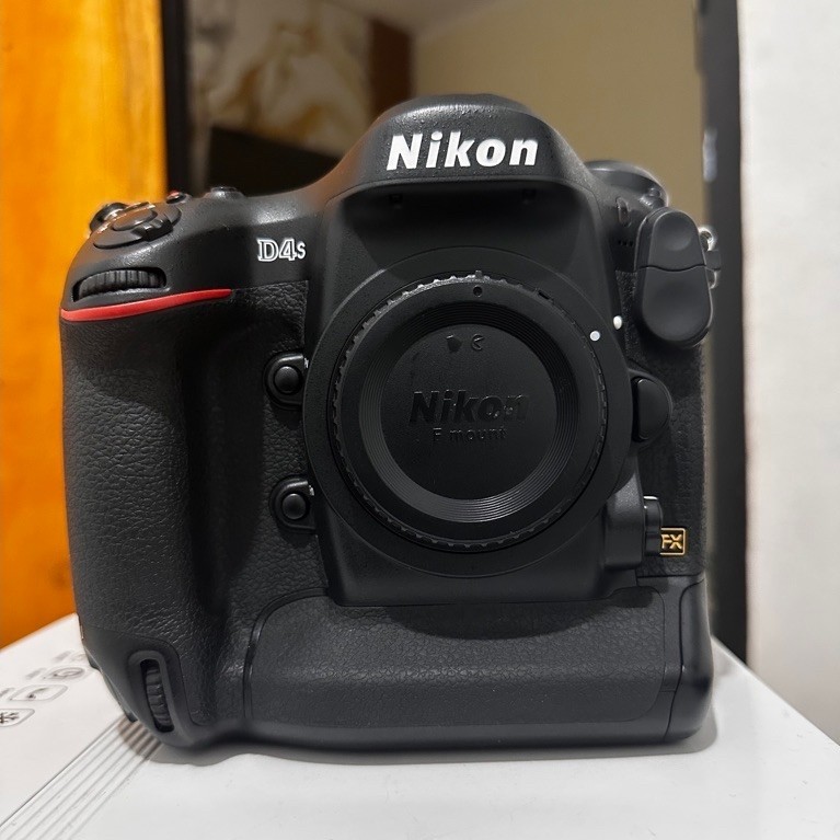Kamera DSLR Nikon D4s