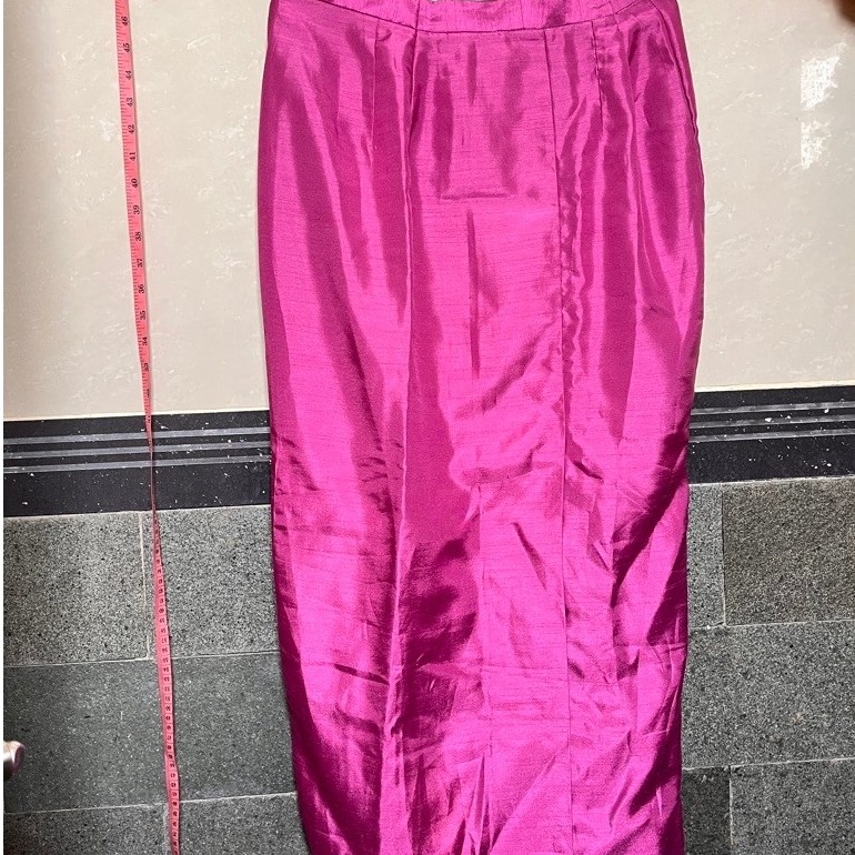 Preloved rok satin pink fusciha pink fanta fusia satin