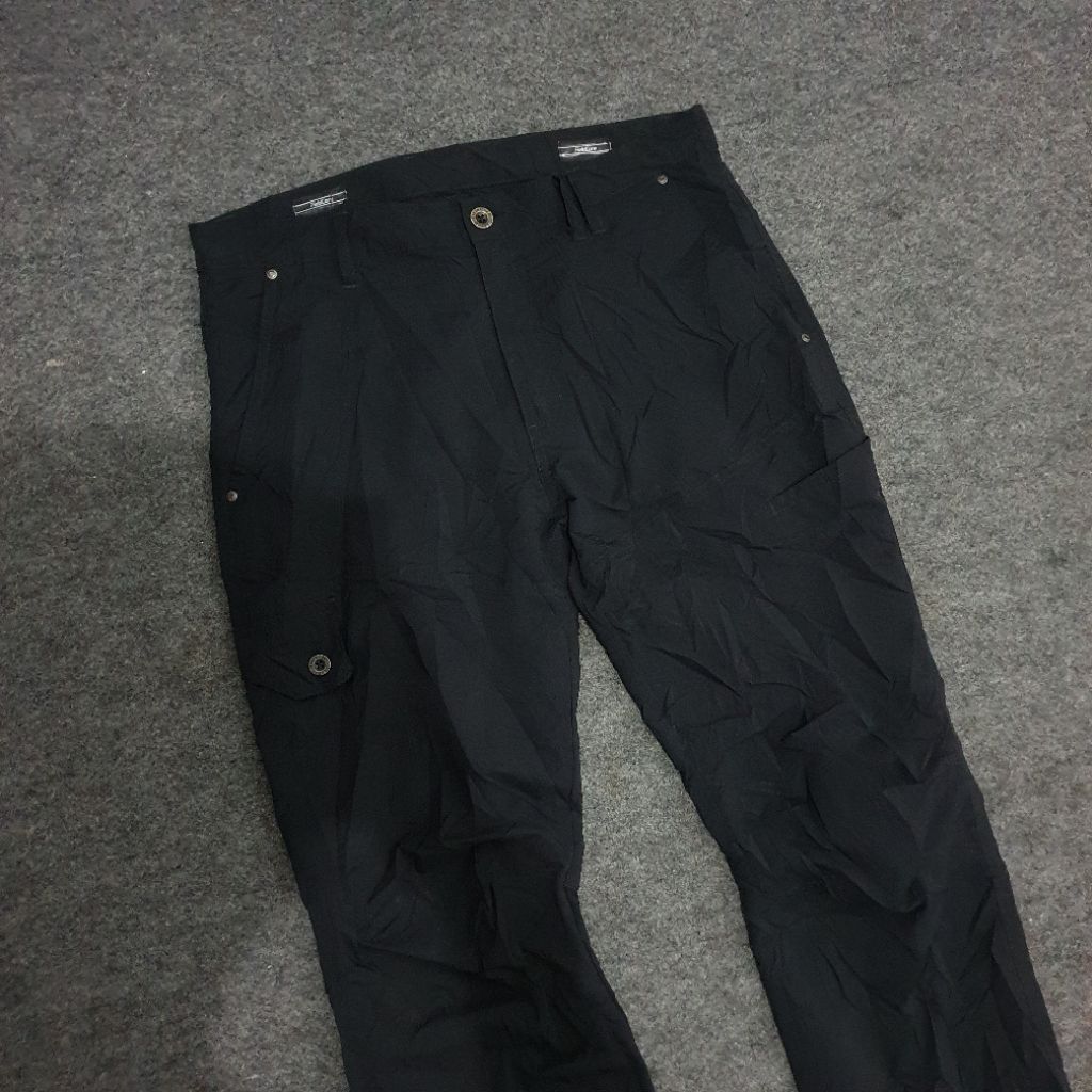 Celana outdoor cargo fieldcore size 31-33 indo