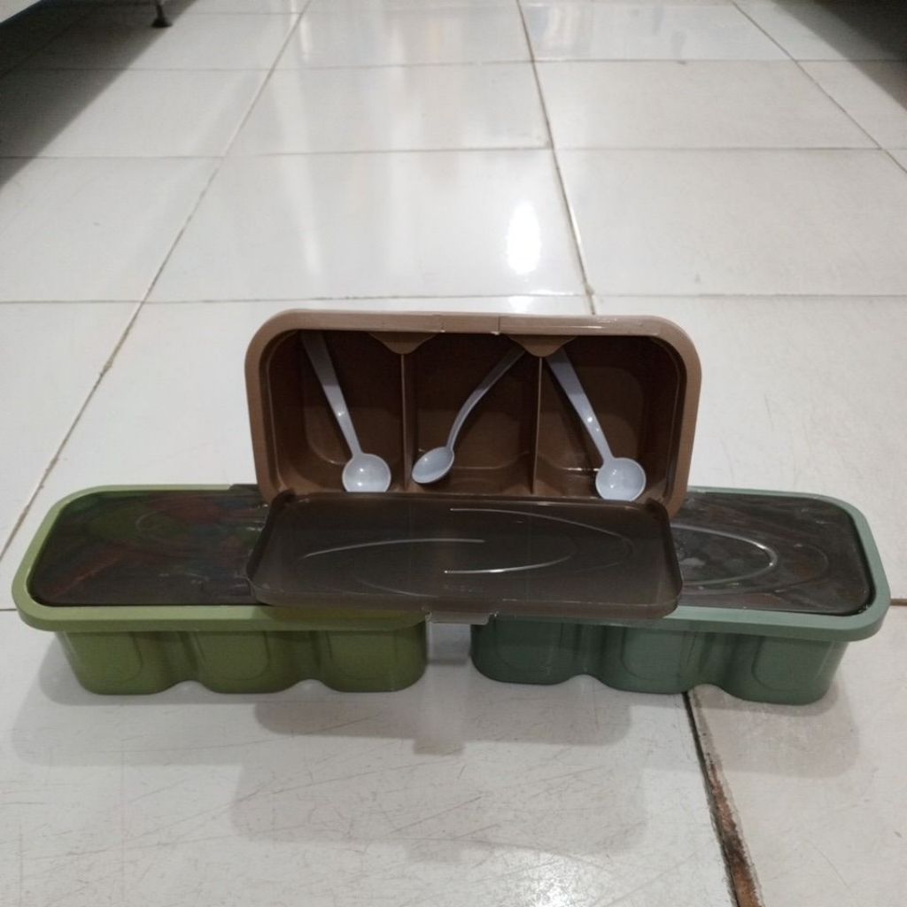 Kitchen Set Pinguin Masako S-3/Tempat Bumbu Set Warna Random