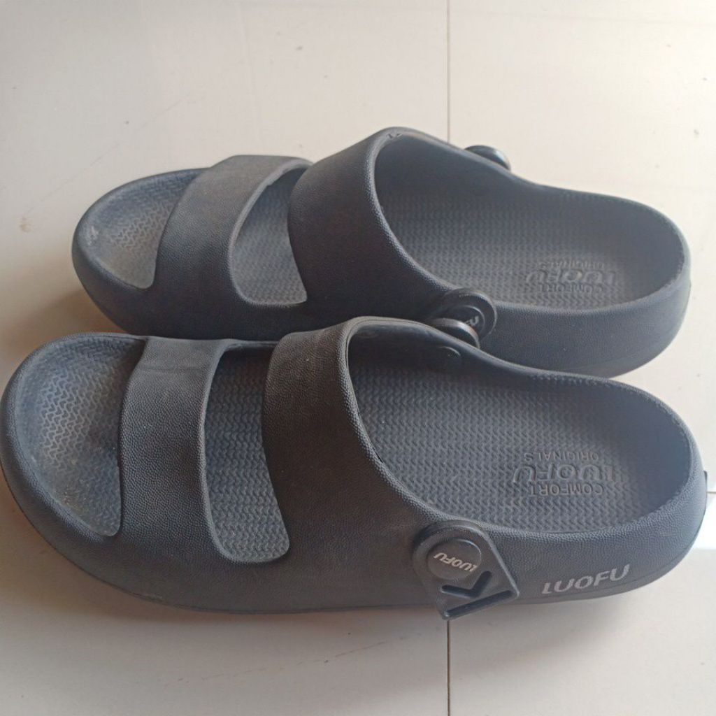 Sandal jepit wanita LUOFU warna hitam model slip on casual