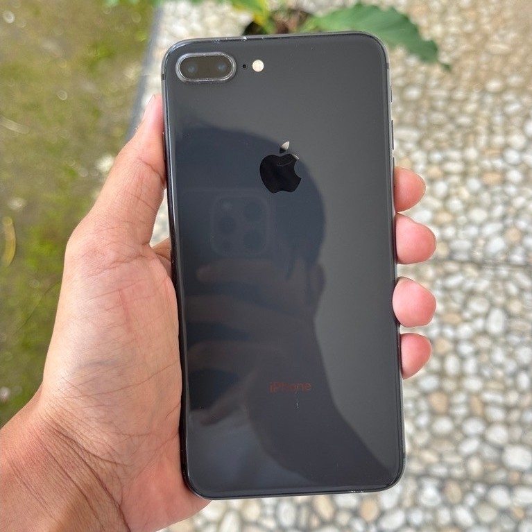 Iphone 8 Plus 64 GB Black Ex inter kemenperin