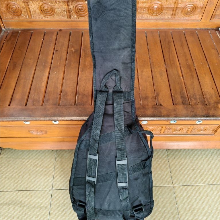 Tas/sarung gitar Crafter (preloved)