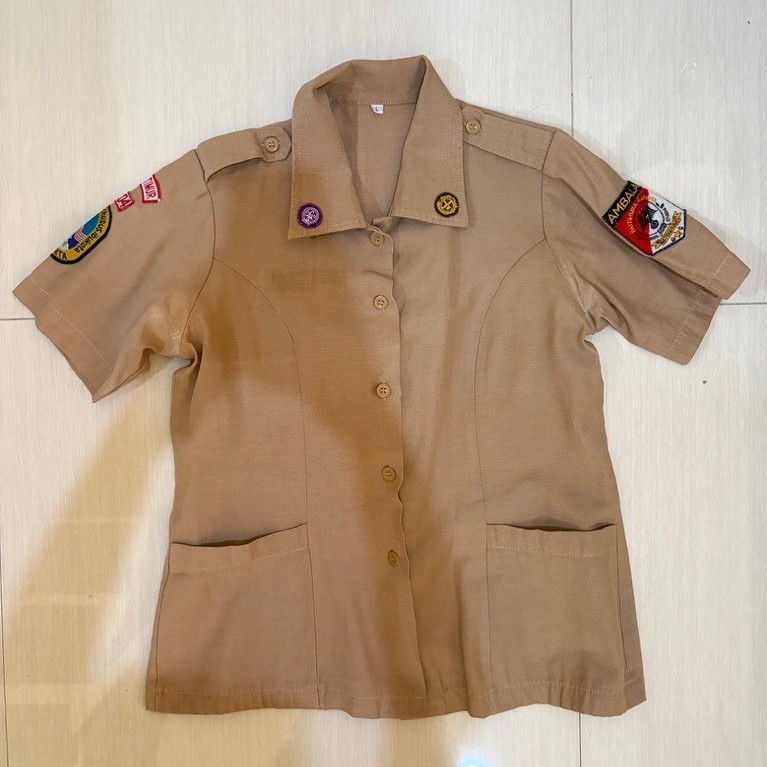 Preloved Seragam Pramuka SMA Penabur (cewe)