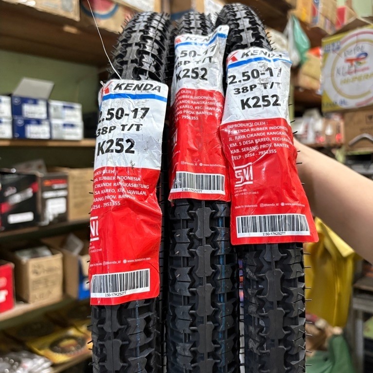 BAN LUAR (KENDA) TT 250-17 PETAK TAHU COCOK UNTUK SUPRA,REVO,JUPITER,VEGA