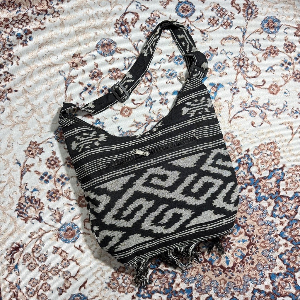 Tas Selempang Tenun Motif Dayak Tali Adjust
