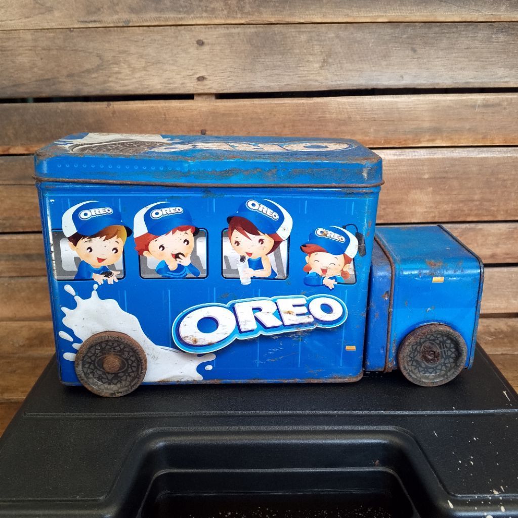 Mobil oreo kaleng biru jadul wadah tempat oreo jadul