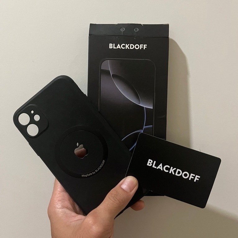 Blackdoff Case Iphone 11 Magsafe Original Like New