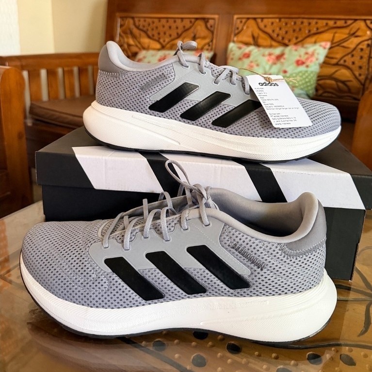 Sepatu adidas running response no.42