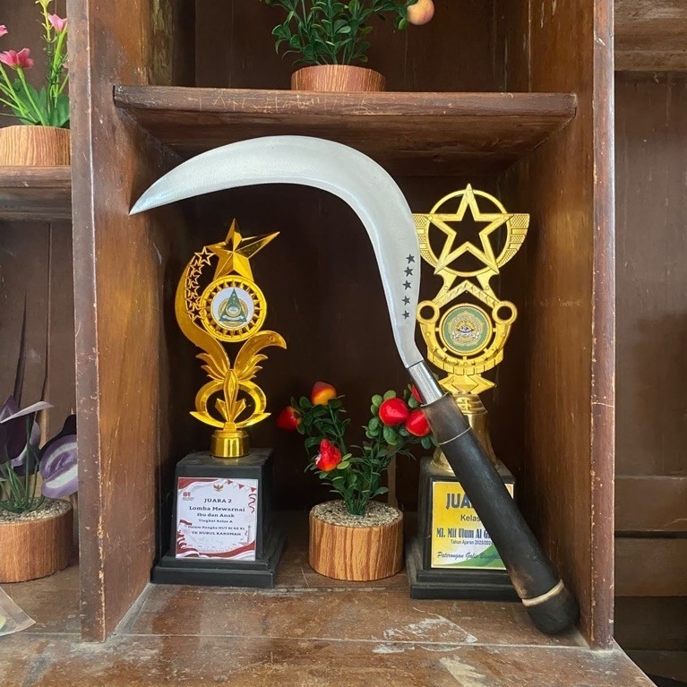 SABIT RUMPUT KHAS MADURA