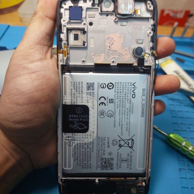 vivo v40 lite 5G 8/256  minus lcd