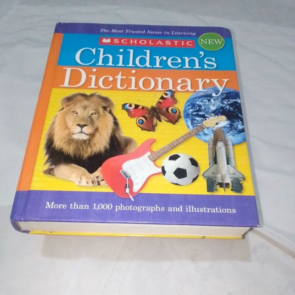 Buku Scholastic Children's Dictionary More than 1,000 Photographs and Illustrations