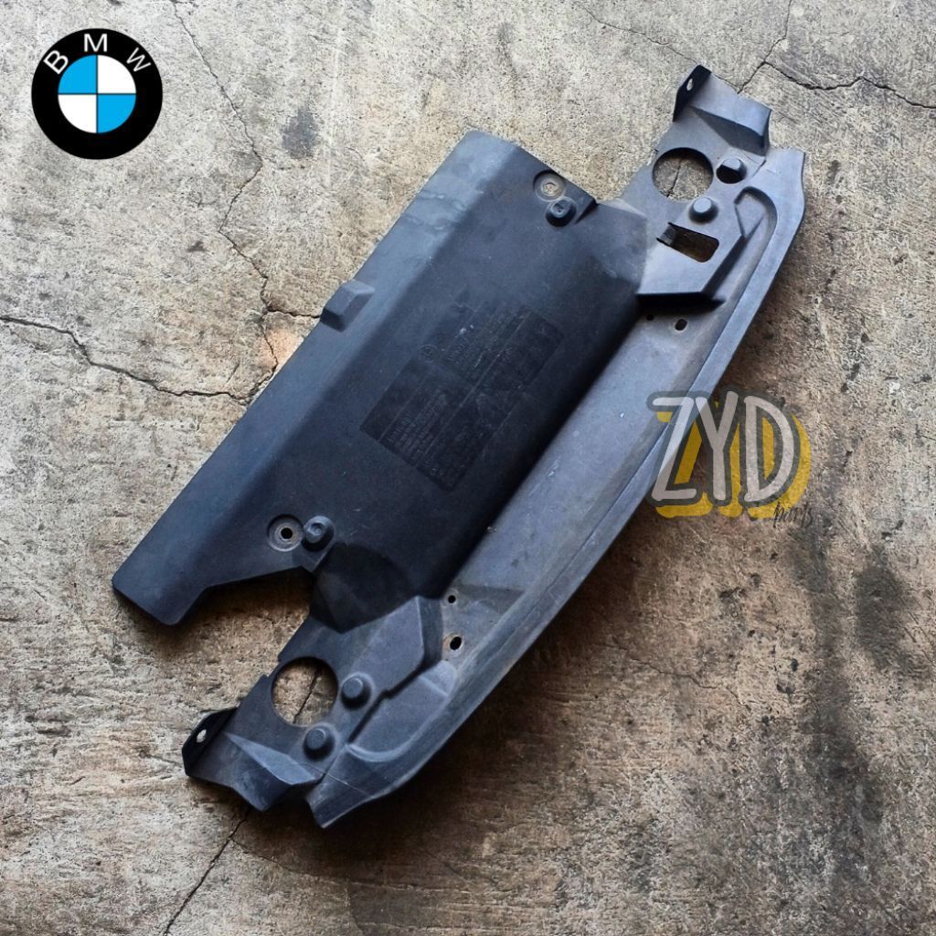 Cover atas radiator BMW E36 318i M43
