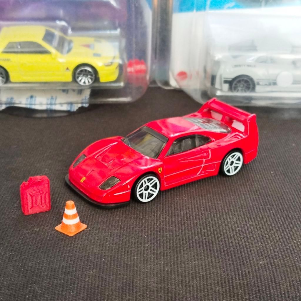 BIG PROMO(Bonus Diorama jerigen & Traffic cone) Hotwheels Hot Wheels Ferrari F40 Competizione Red Lo