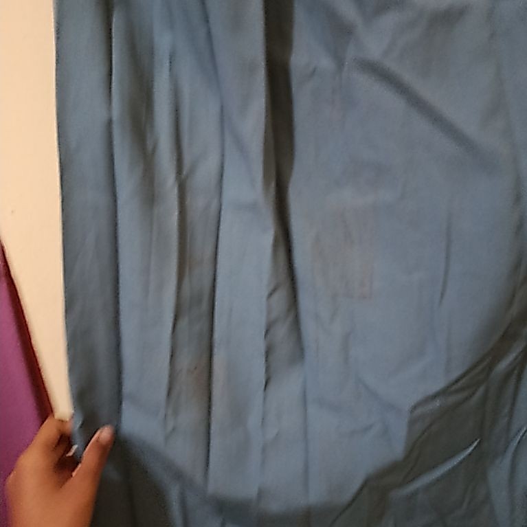 preloved rok SMA murah masih bagus ada sedikit cacat gosokan bekas pemakaian