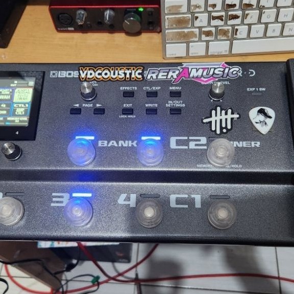 EFEK GITAR BOSS GX100 GX 100 PLUS HARDCASE KOMPLIT SANGAT MULUS