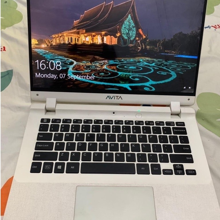 LAPTOP AVITA ESSENTIAL 14