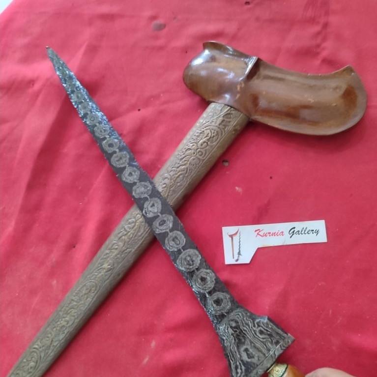 Keris Brojol pamor melati rinonce