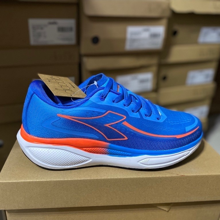 sepatu Diadora PLUETO original BNIB