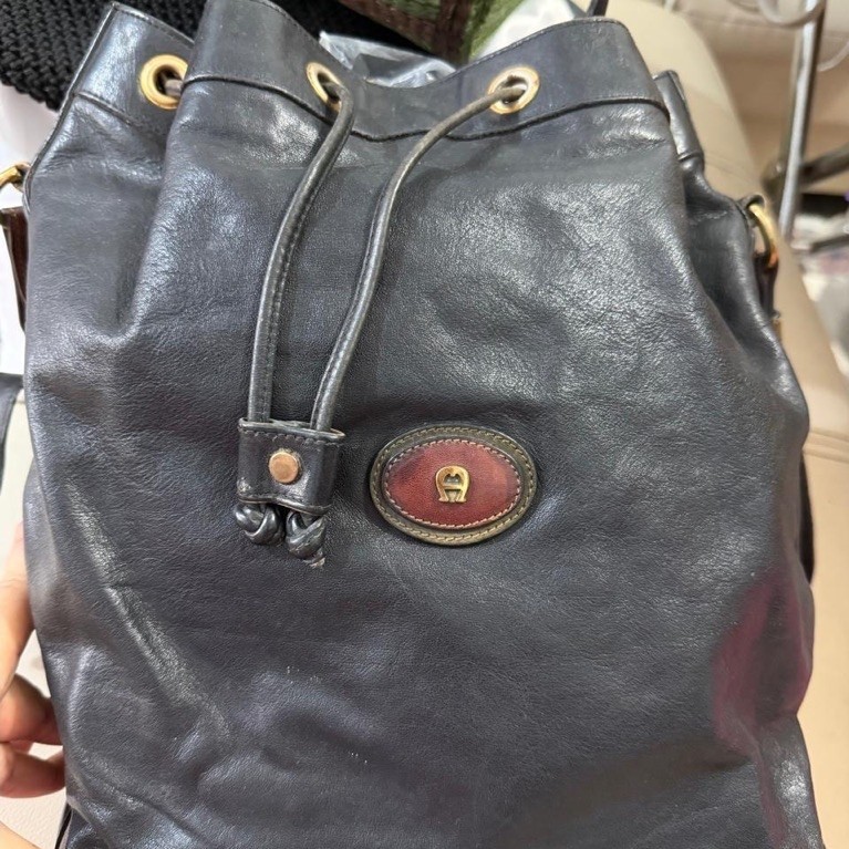 AIGNER SLING BAG