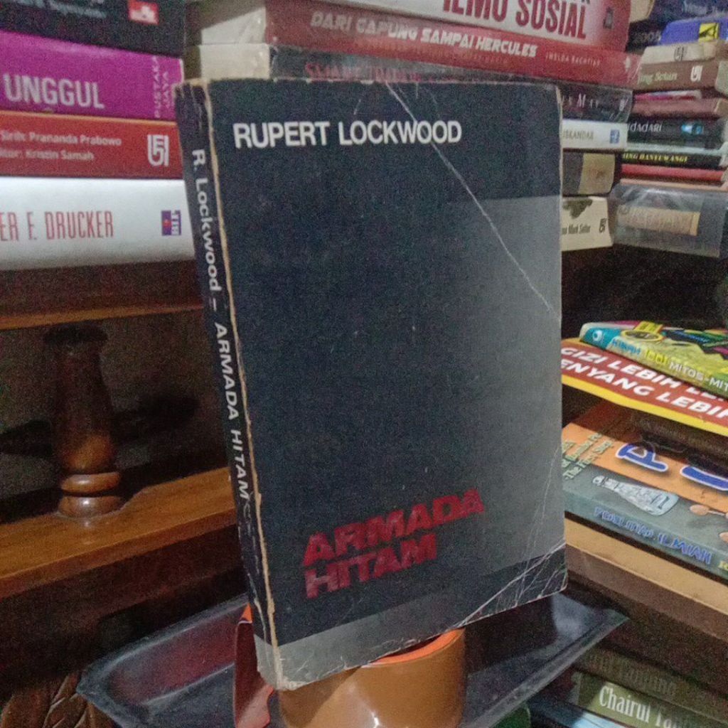 ARMADA HITAM _ RUPERT LOCKWOOD