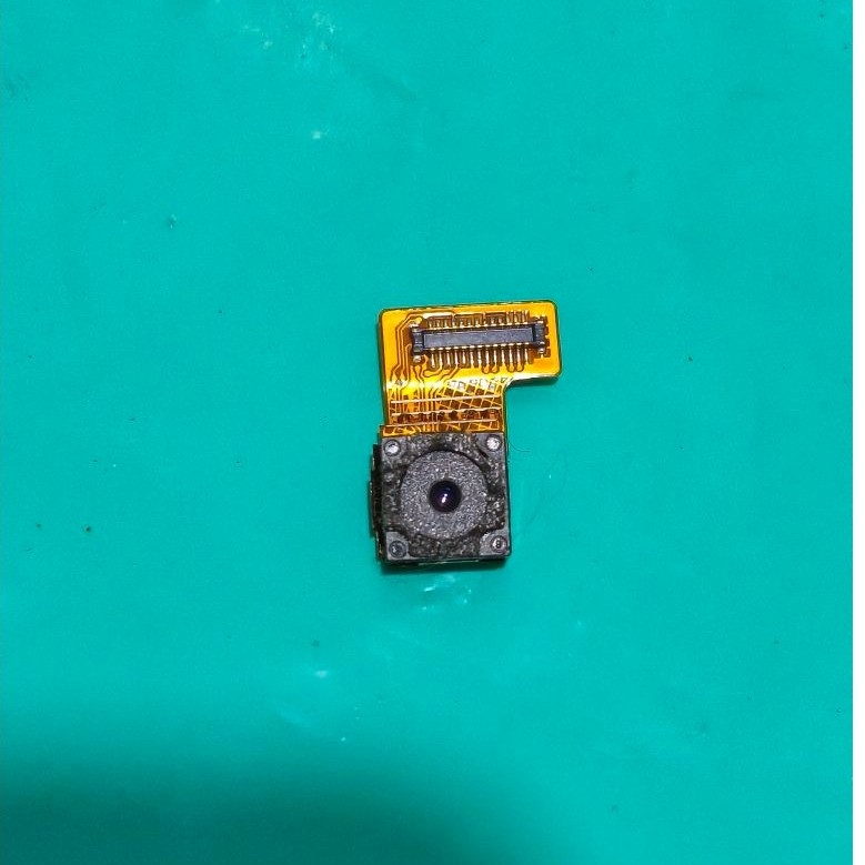 Kamera depan Sony X Compact Copotan Normal