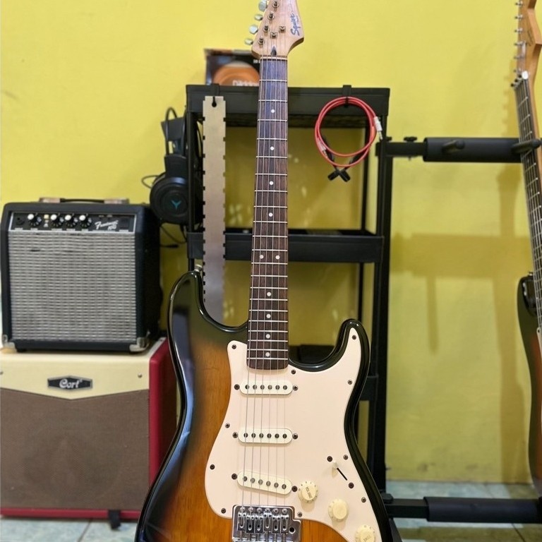 Squier Stratocaster Bullet Made In Indonesia