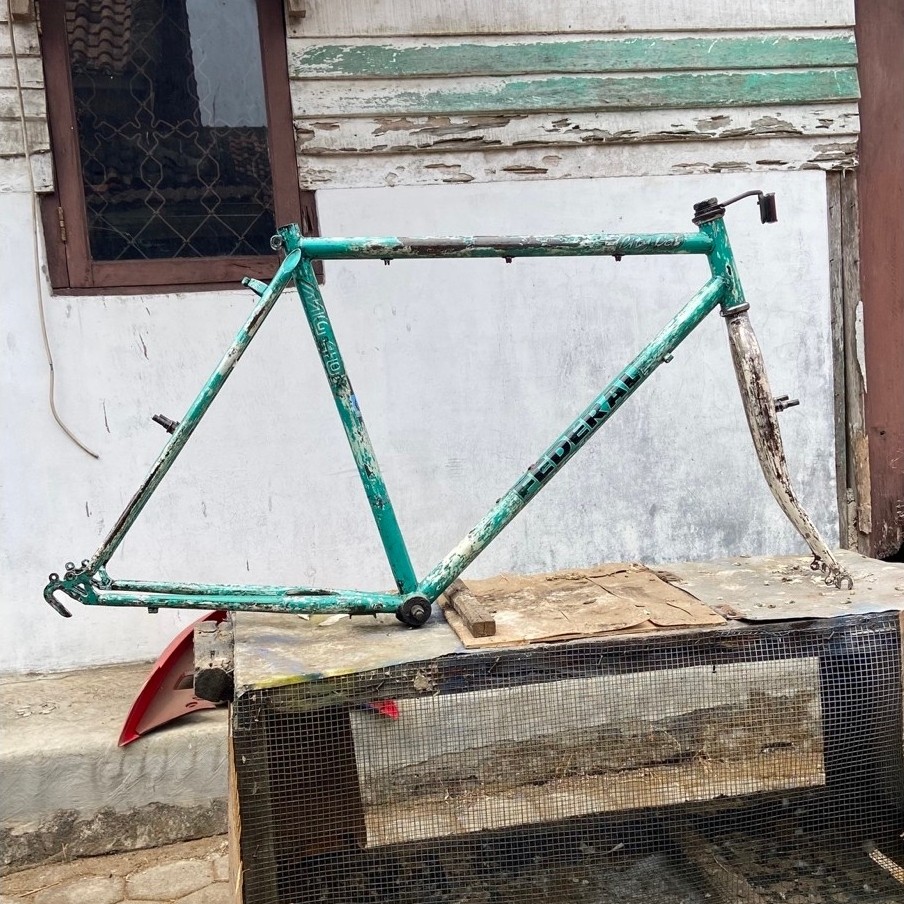 frame set federal city cat,size 21 inc,cat stiker original