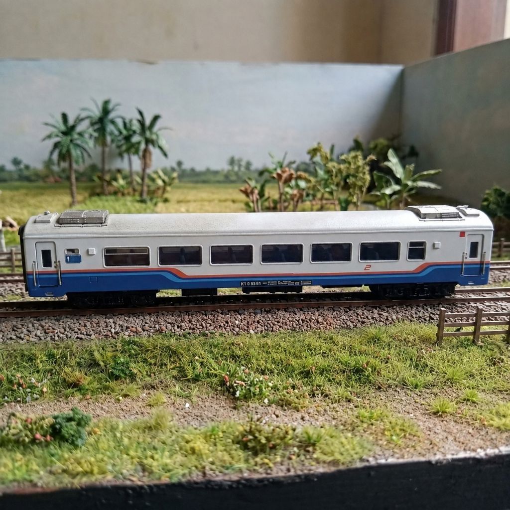 Miniatur Gerbong Kereta Api Indonesia Eksekutif