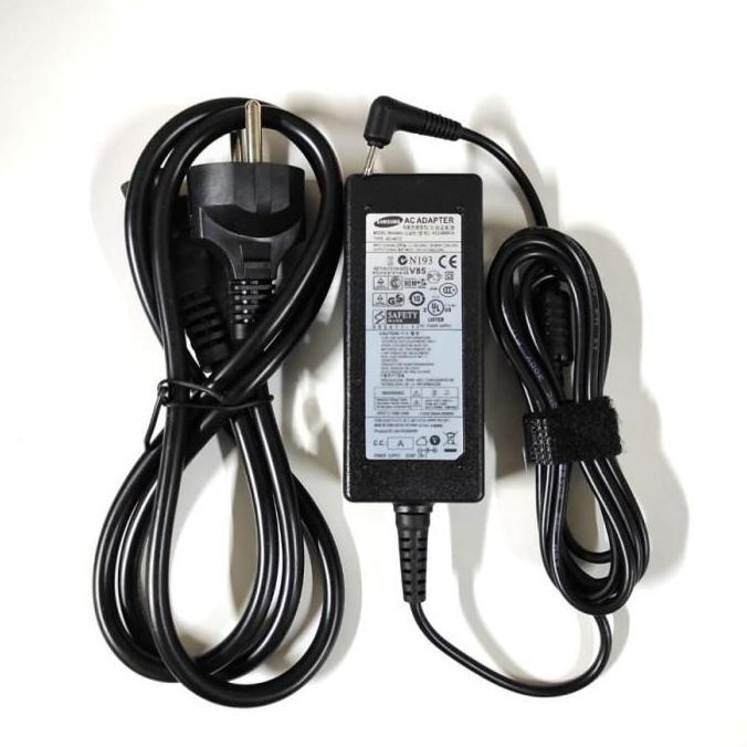 DASSMARAMAN5 - ADAPTOR CHARGER NP905S3G NP930X5J NP940X5J NP915S3G NP530XBB