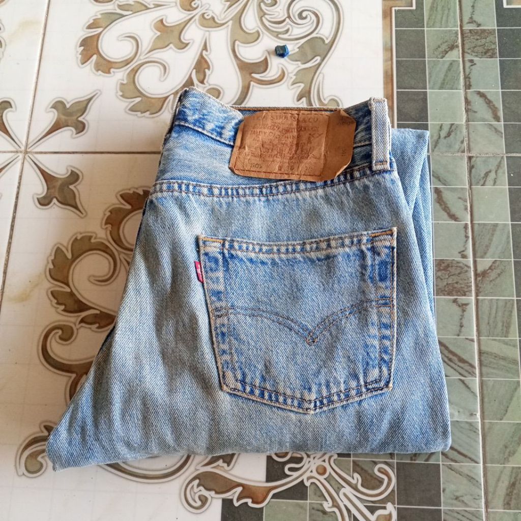 Celana Jeans denim Second Bekas Branded Pl Levis 501 Size 30 Rawis