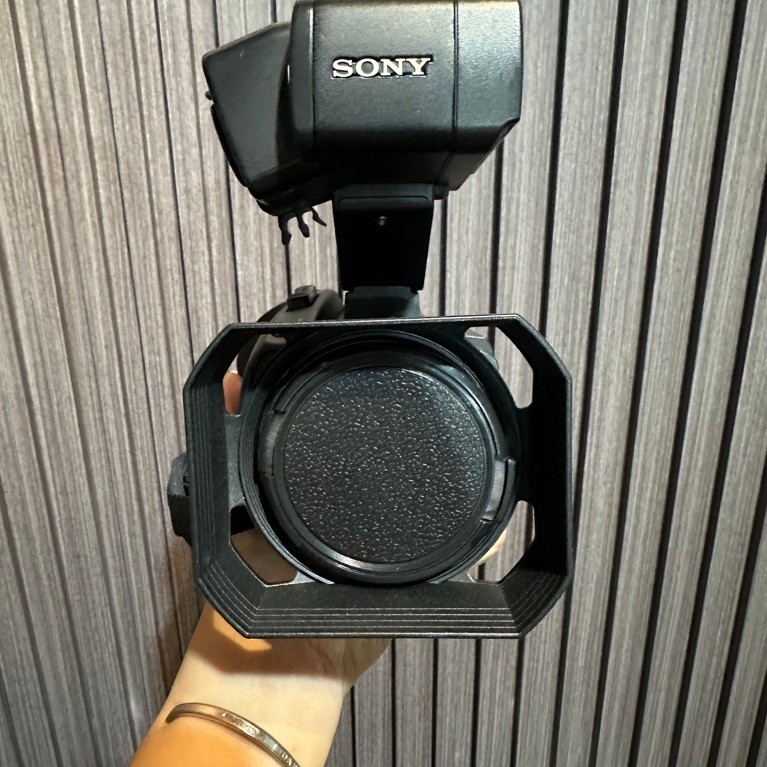 SONY HXR-MC88 CAMERA LIKE NEW