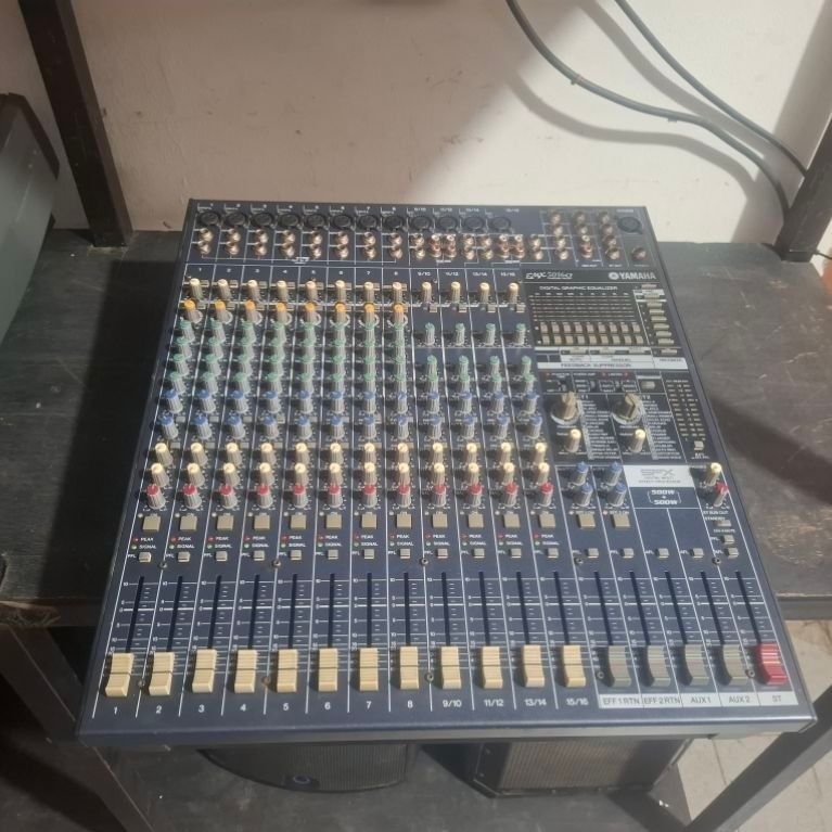 Power Mixer Yamaha EMX5016c