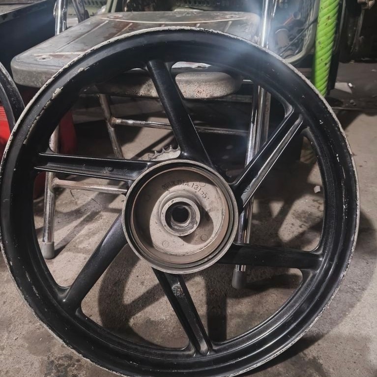 velg pelek original cepotan Megapro Primus UK18 set depan belakang